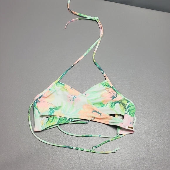 Pink Victoria's secret floral bikini top size smal - Picture 1 of 8